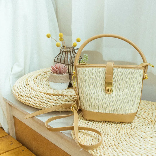 Contrast color woven handbag