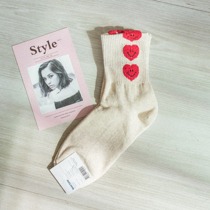 [Direct delivery from Korea] Contrast color three heart socks (four colors)