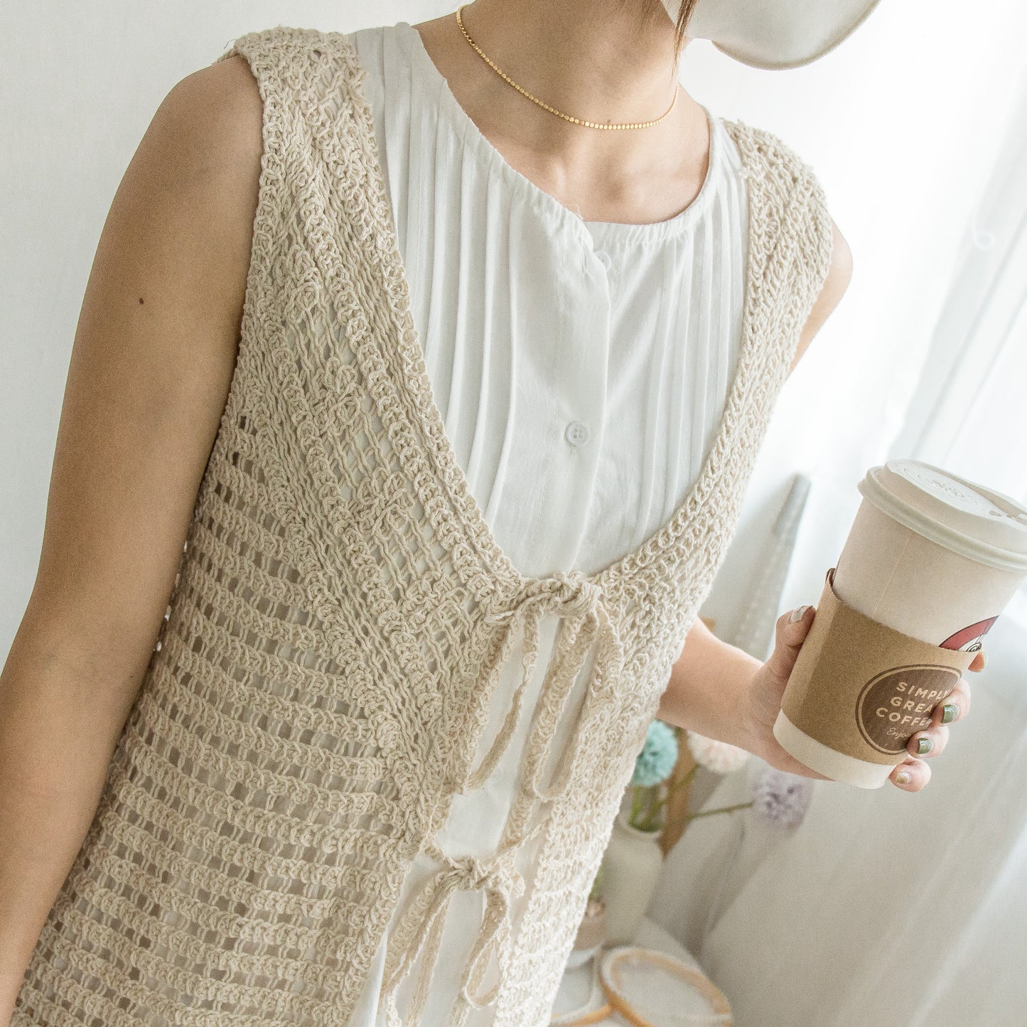 Double-knotted woven mesh cutout long tank top