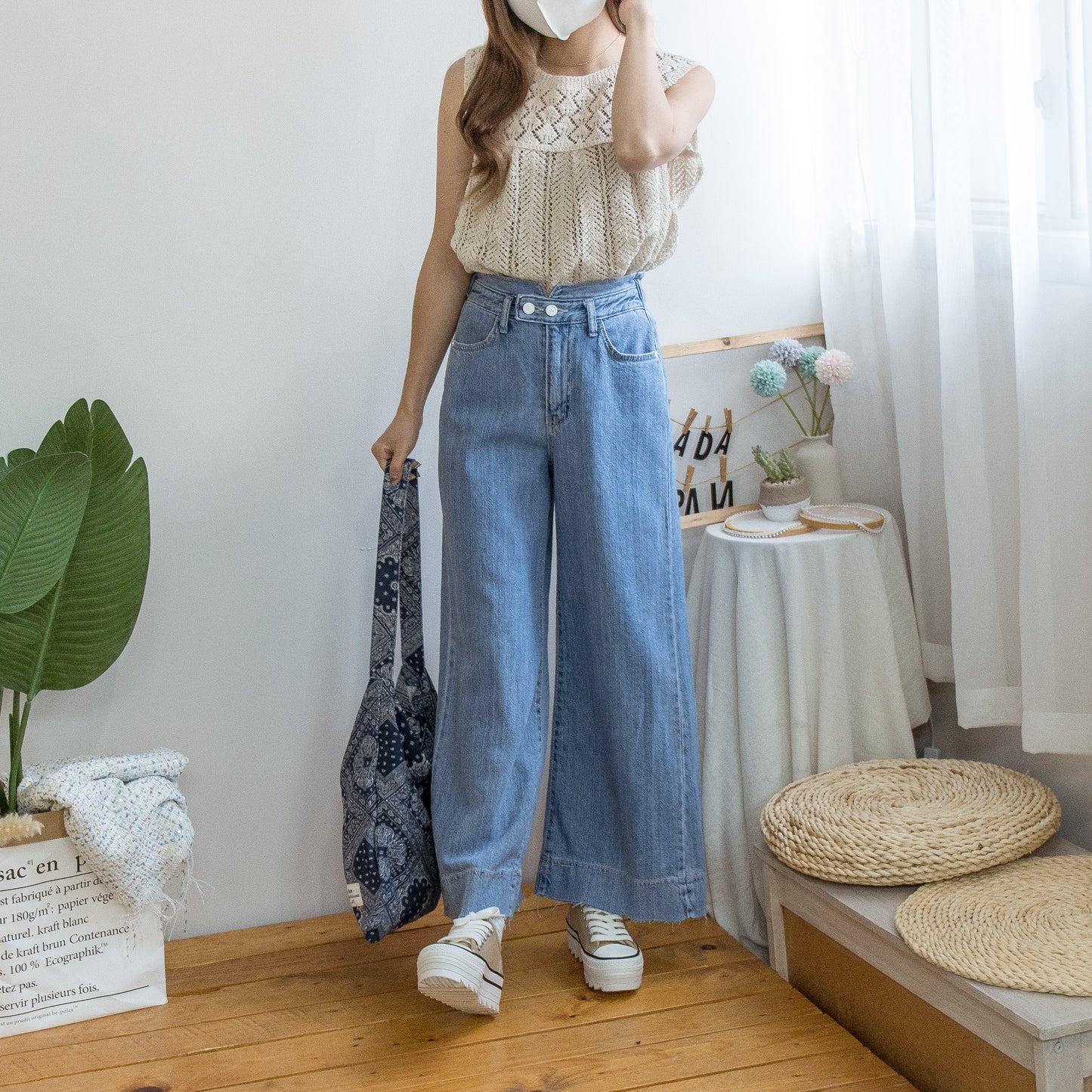 Two-button raw edge jeans [KR]