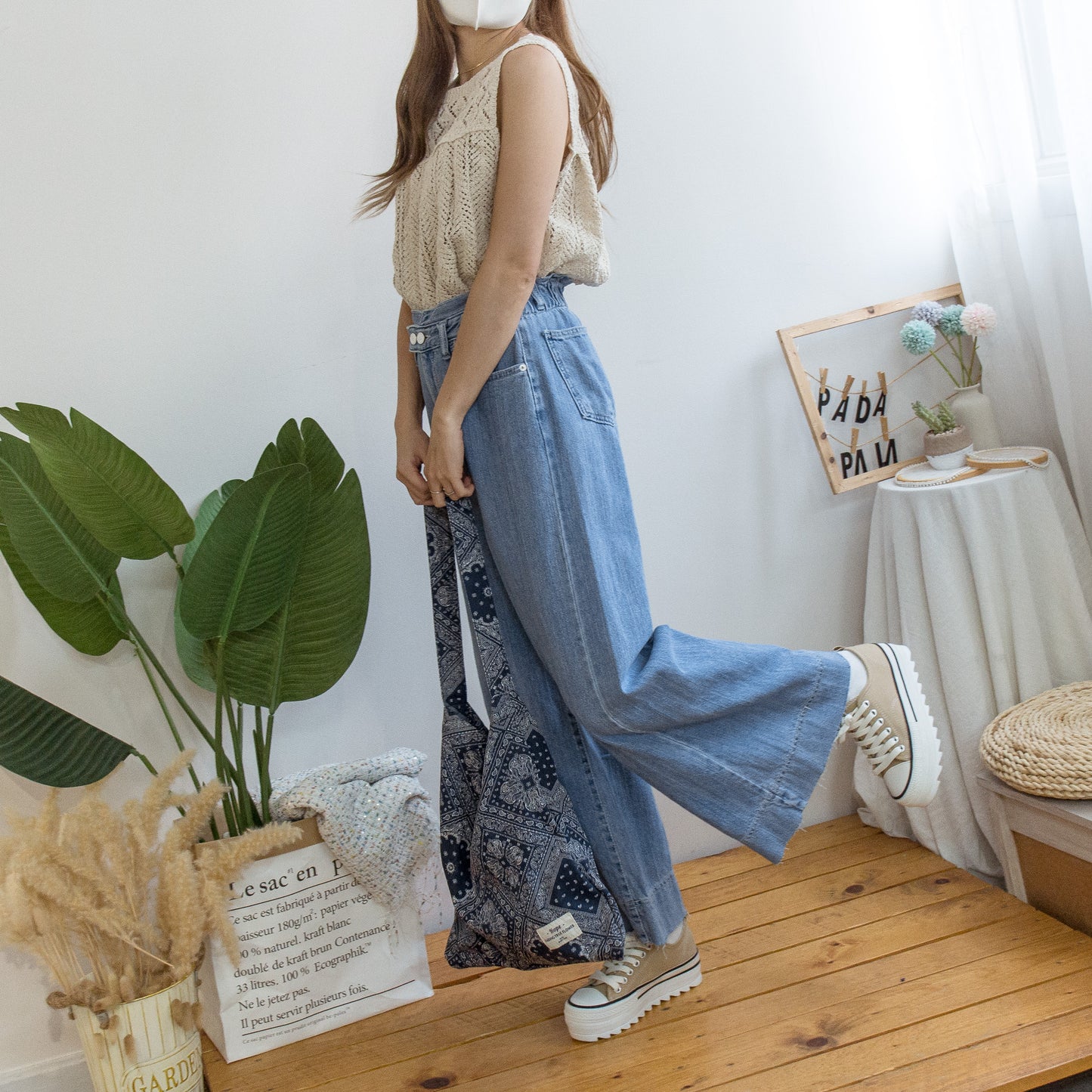 Two-button raw edge jeans [KR]