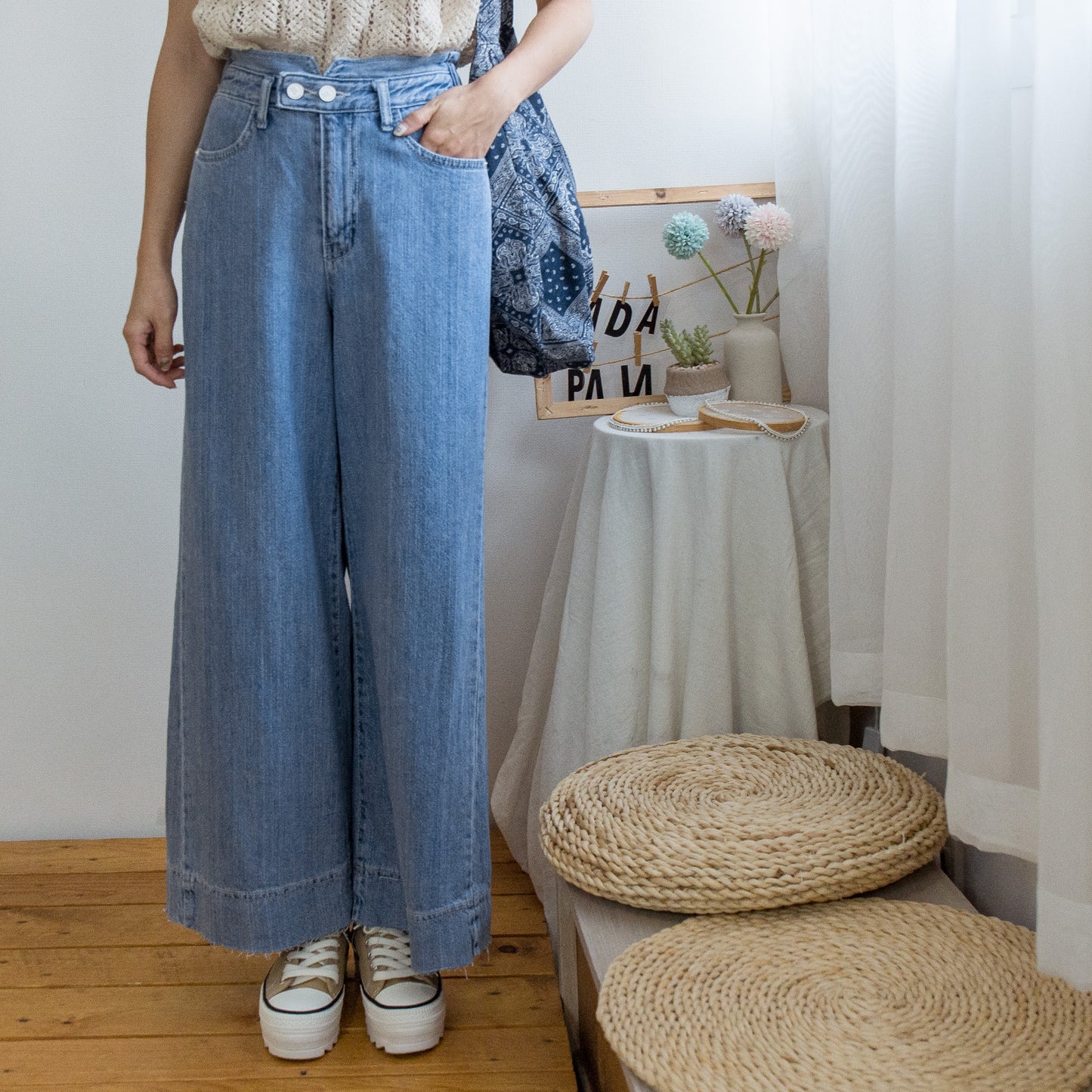 Two-button raw edge jeans [KR]