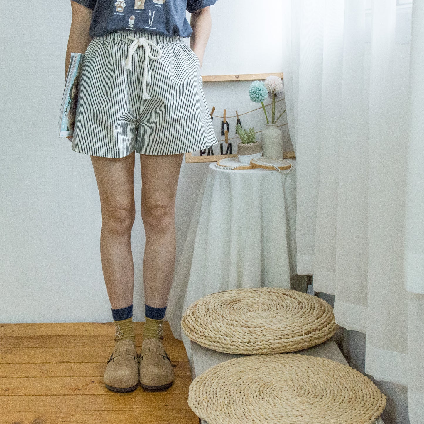 Drawstring elastic waist straight denim shorts