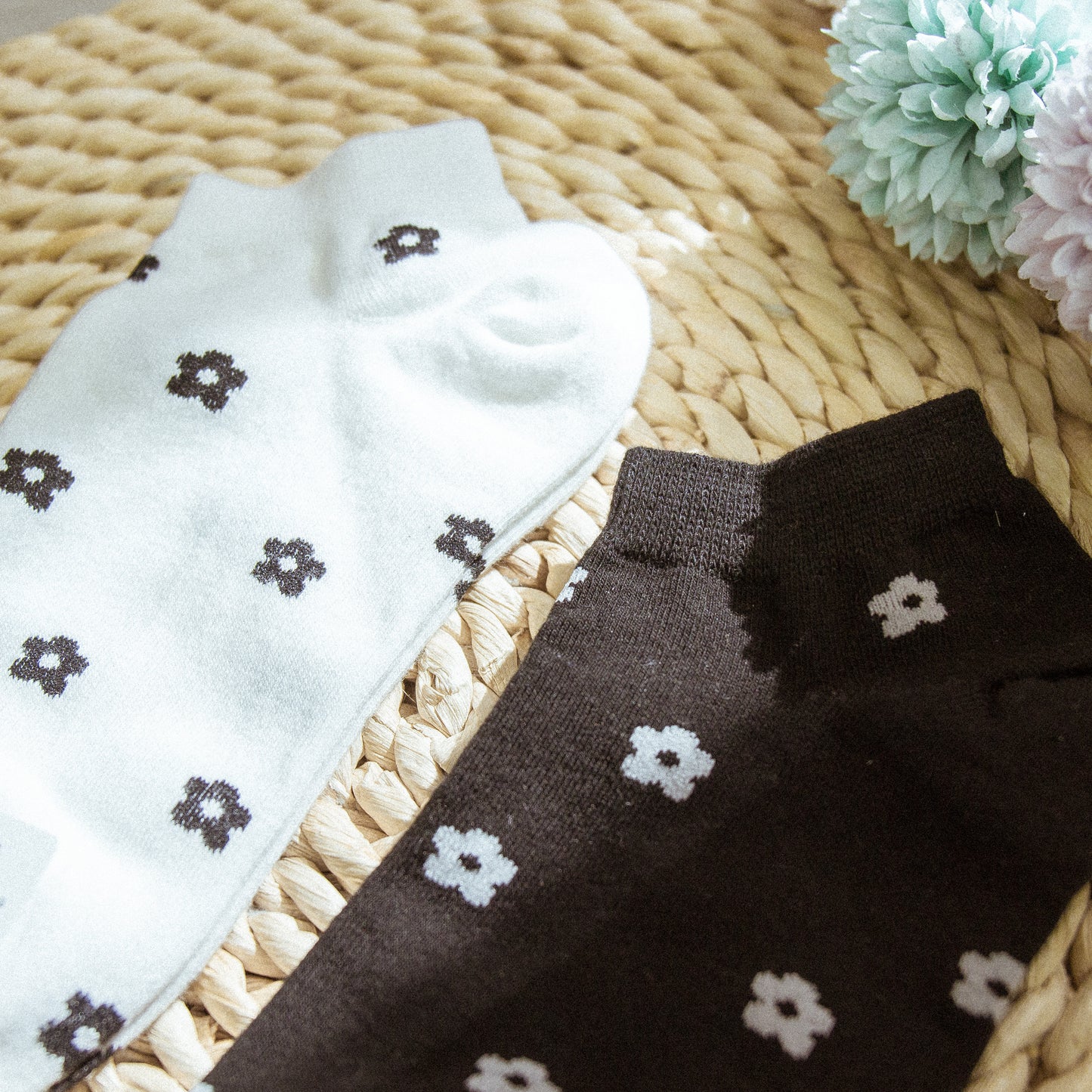 [Direct delivery from Korea] Small flower boat socks (two colors)