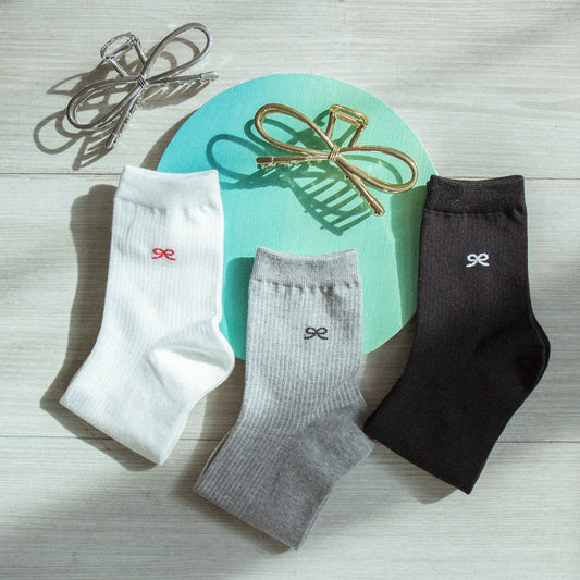 [Direct delivery from Korea] Contrast color three heart socks (four colors)