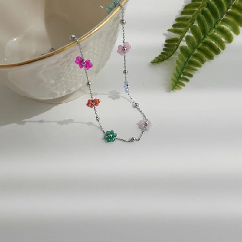 [Direct delivery from Korea] Flower beads necklace (three colors)