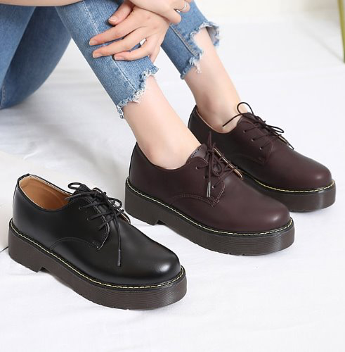 [Direct delivery from Korea] Classic topstitched thick-soled Martin shoes (two colors) (pre-order)