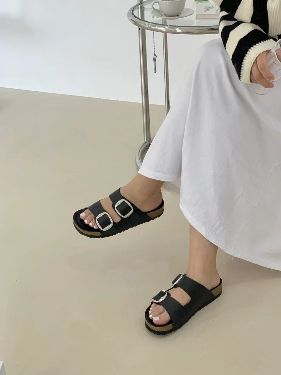 [Direct delivery from Korea] Wide double-strap Slippers (two colors) (pre-order)